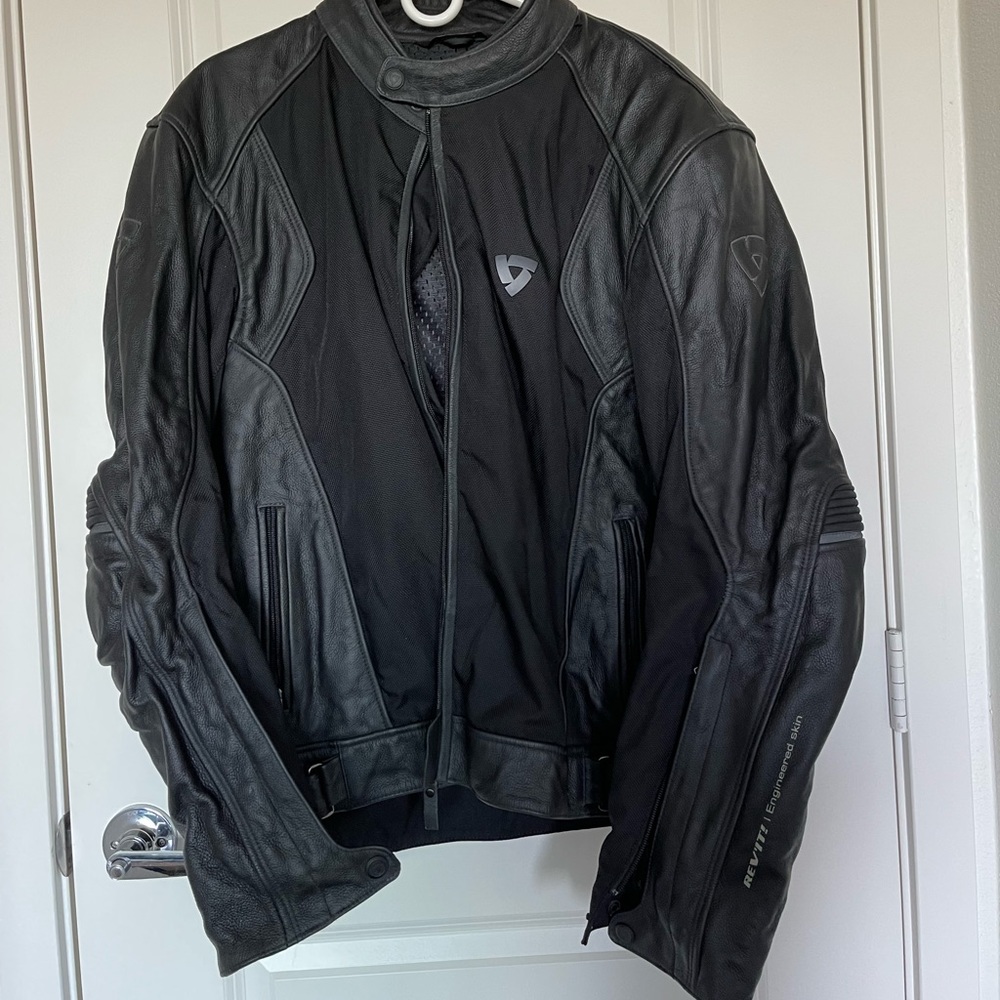 Rev’it Revit Ignition2 motorcycle jacket + FREE body armor & warm weather lining